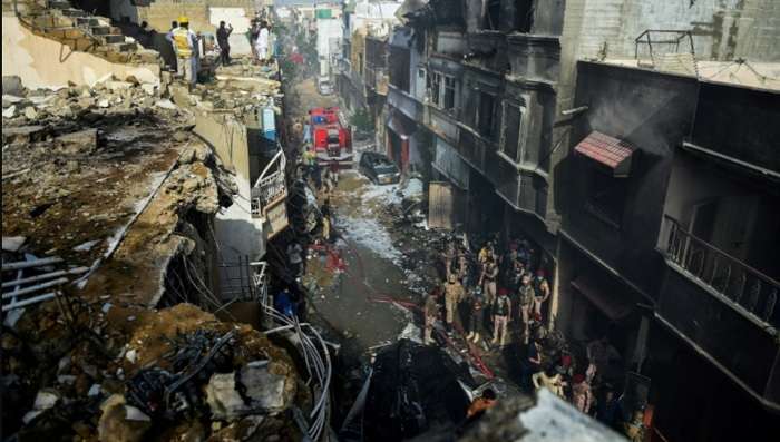 Авіакатастрофа у Пакистані – Двом людям вдалось вижити