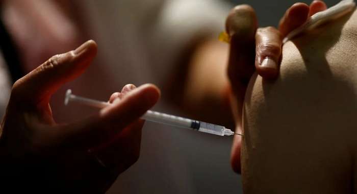 У середньому кожен п’ятий дорослий українець повністю вакцинований від коронавірусу