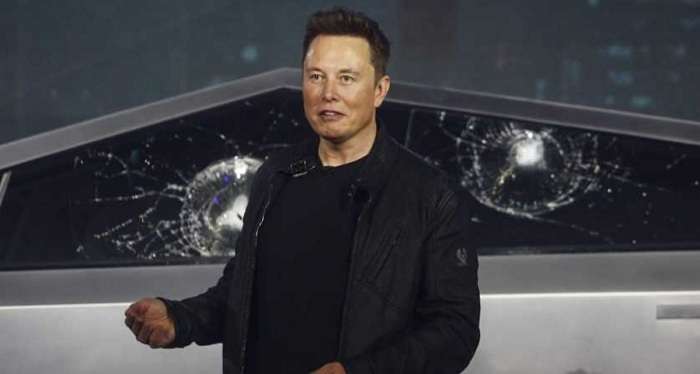 Несмотря на неудачную презентацию появились претенденты на треугольную Tesla