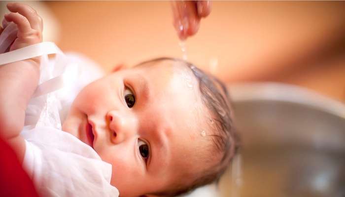 У ПЦУ заявили про адекватність відмови стати хрещеними батьками