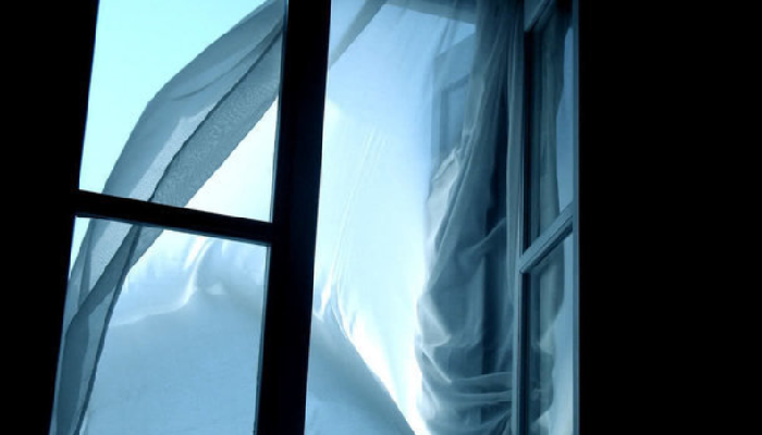 В Днепре первоклассник выпал из окна школы