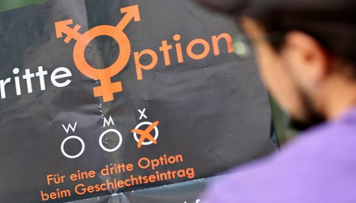 Вслед за однополыми браками в Германии ввели третий пол