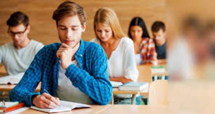 Школьники Киева не будут сдавать выпускные экзамены