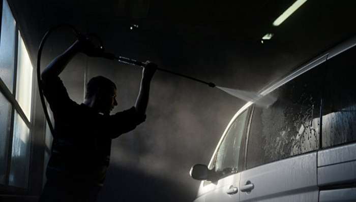 Из-за нехватки воды в Крыму предложили закрыть автомойки