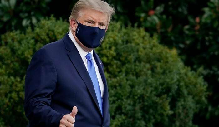 Як для себе – Трамп пообіцяв американцям ефективне лікування від COVID-19