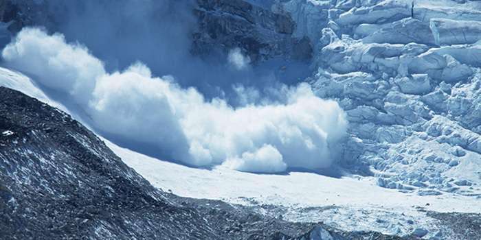 У Казахстані лавина накрила групу військовослужбовців