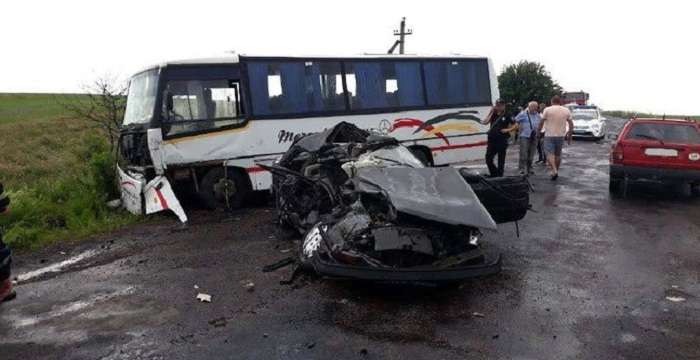 ДТП на Ривненщине: 21-летний водитель вылетел на встречную полосу