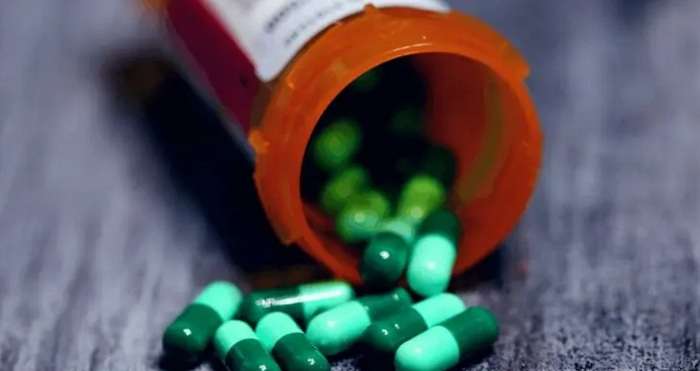 ВРУ націлилась заборонити продаж ліків неповнолітнім