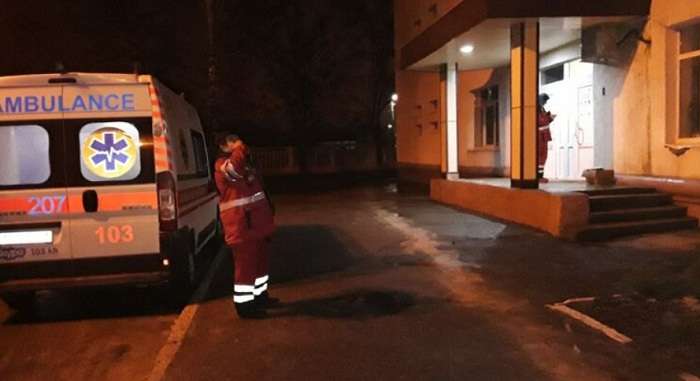 У Харкові горе-мати покинула на вулиці маленьку дитину