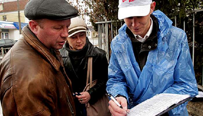 Большинство россиян одобряют аннексию Крыма – опрос