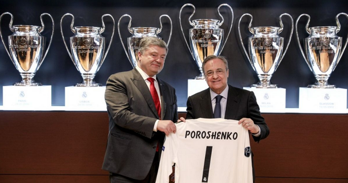 Перес подарував Порошенку іменну футболку «Реал Мадрид» з першим номером