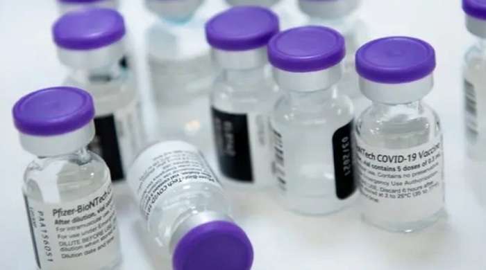 Життя рятує вакцинація, а не вакцина – експерти