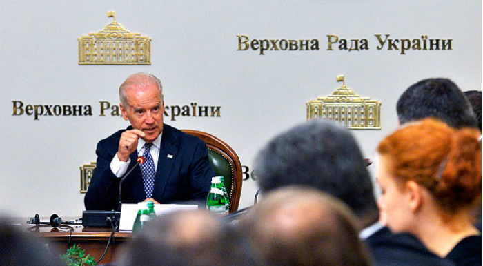 Політолог закликав український уряд почати виконання «заповіту Байдена»