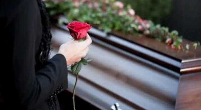 Кабмін назвав ціну за смерть від аникоронавірусної вакцини