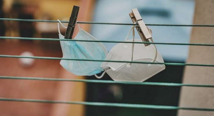 Важное о коронавирусе – Людей призывали чаще менять маску