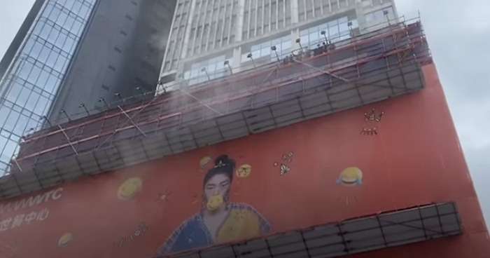 У Гонконгу горить Світовий торговий центр