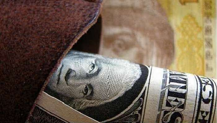 Курсовые ножницы и 42 грн за доллар: Дубинский о курсе валют в Украине