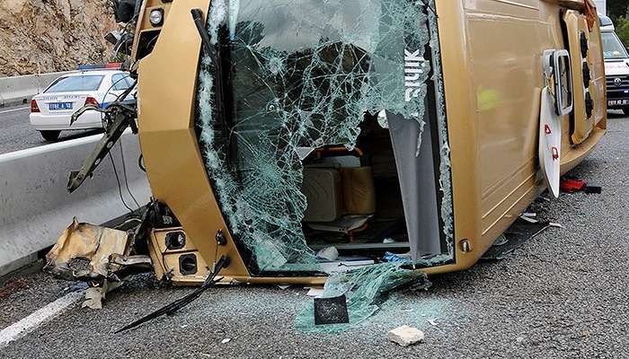 В Турции перевернулся автобус с 16 туристами из Украины (ВИДЕО)