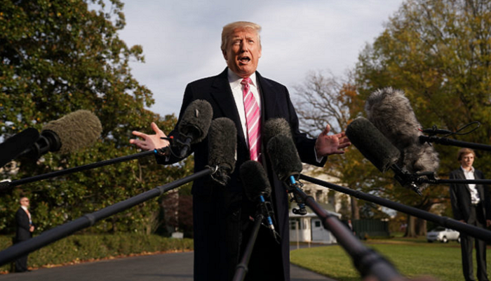 Трамп предложил выдать американским учителям оружие