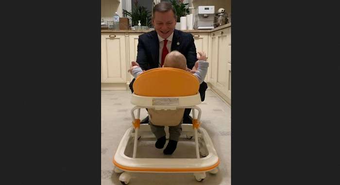 Ляшко опубликовал фото с ребенком