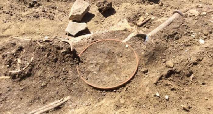 В Крыму нашли необычное двухъярусное захоронения младенца