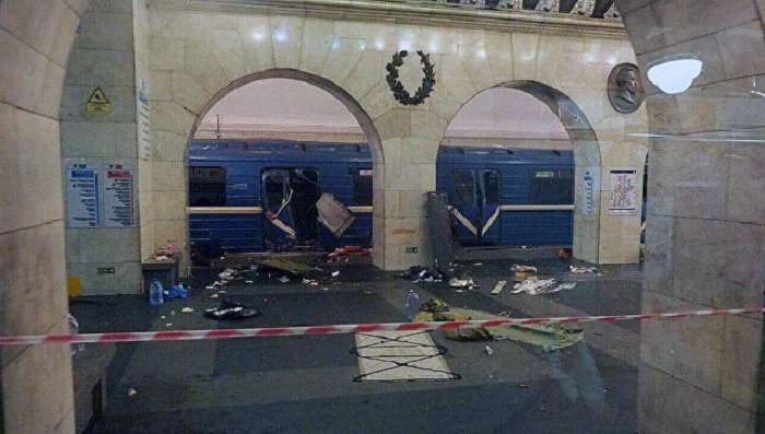 Исполнитель взрыва в метро Санкт-Петербурга попал на видео (ВИДЕО)