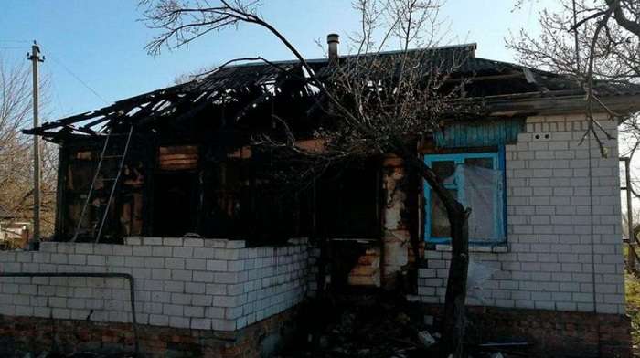 Курили в постели – На Черниговщине во время пожара погибли 3 человека