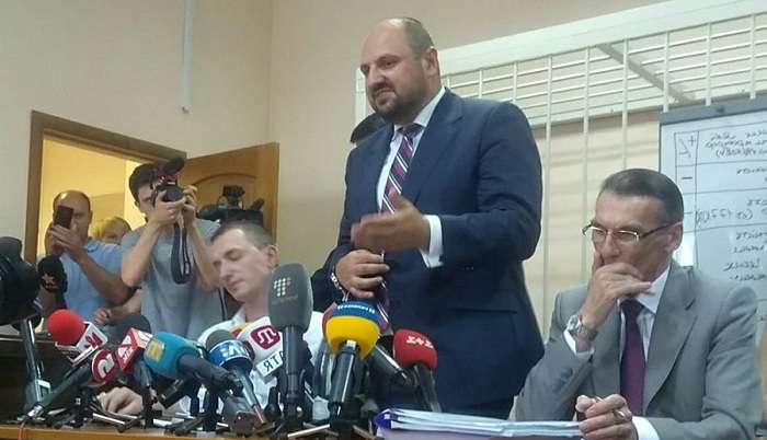 Суд назначил Розенблату миллионный залог