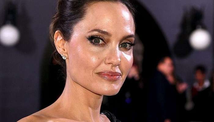 Анджелина Джоли дала людям совет на фоне карантина