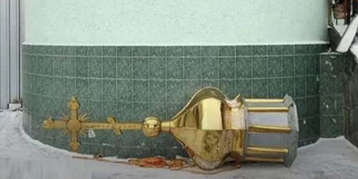 «Дебош» московского попа: В Виннице священник снял купол c храма