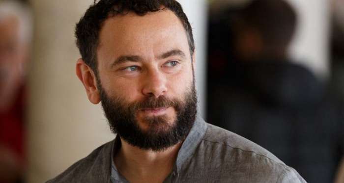 Відомий «слуга народу» не зможе відкрити навіть гривневий рахунок у банку