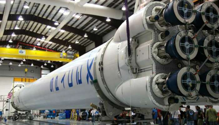 Запуск ракети Falcon 9 зупинили перед стартом через виявлену несправність