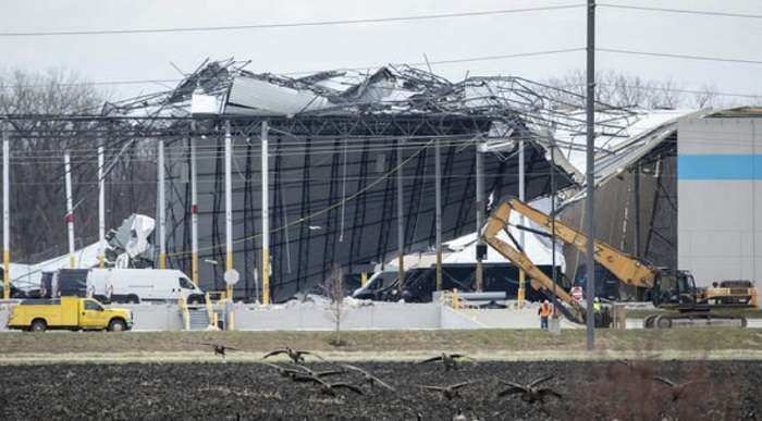 Поки Безос розважався торнадо забрав життя працівників Amazon