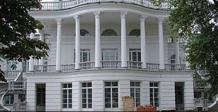 По стопам Януковича: В Сети организовывают экскурсии в имение Порошенко