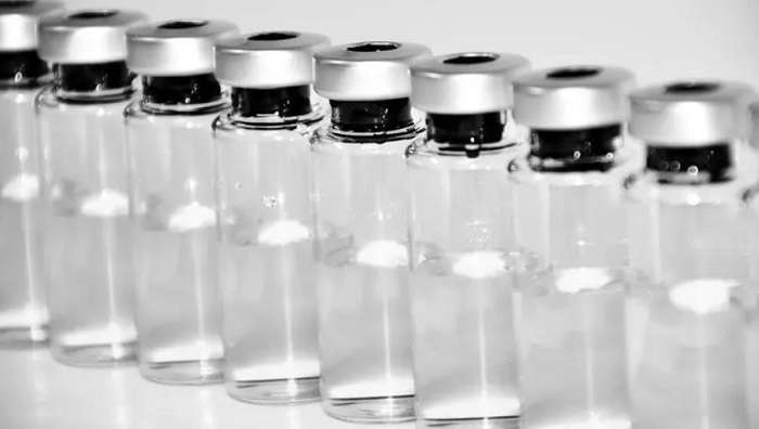 У Польщі тестують вакцину від коронавірусу, яку розробили українці