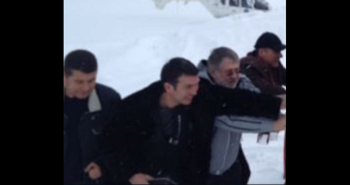 Коломойскому пришлось собственноручно выталкивать авто с сугроба