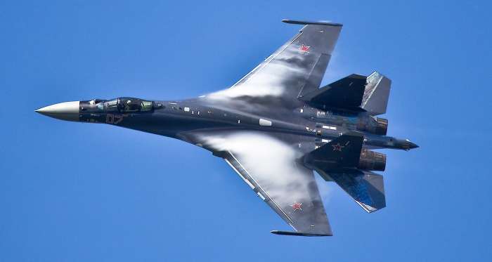 Китай получит в 2017 году десять новейших российских истребителей Су-35