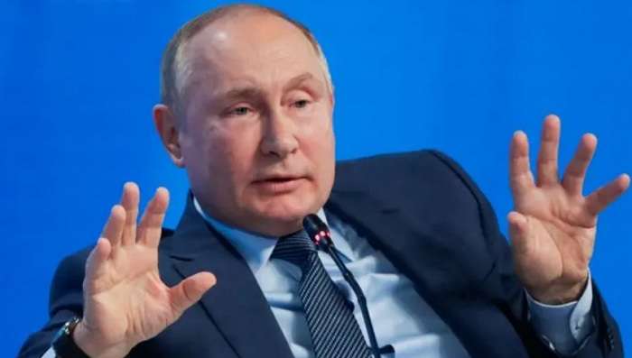 Путін випробує на собі вакцину від ковіду в краплях