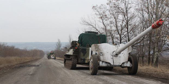 Оліфер заявив про домовленість відведення важкого озброєння на Донбасі