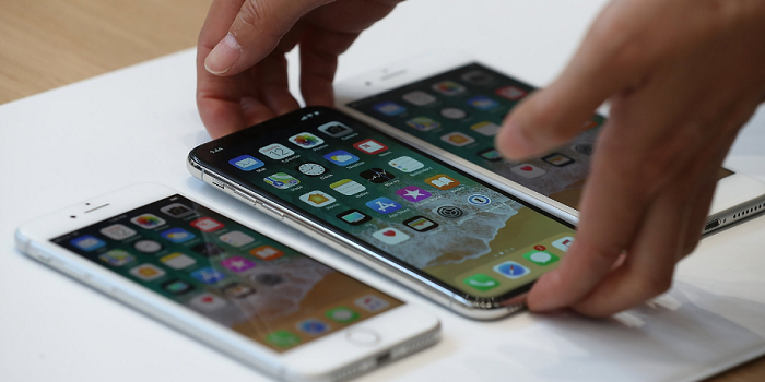 Украинец пытался привезти на родину iPhone X Max почти на 3 млн грн