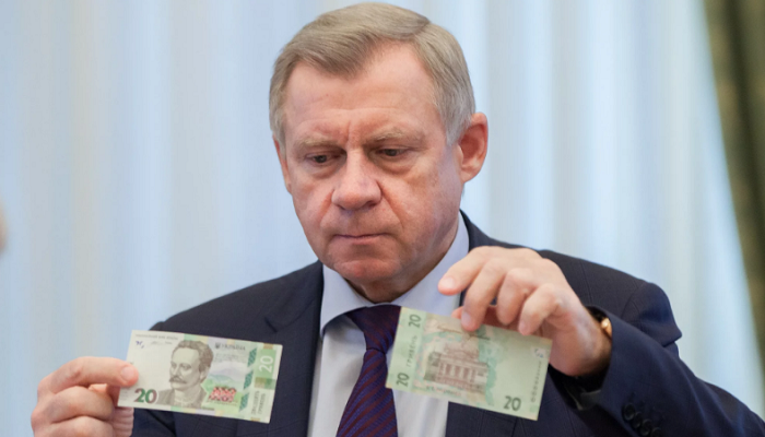 Гривне не доверяет даже руководство НБУ – эксперт