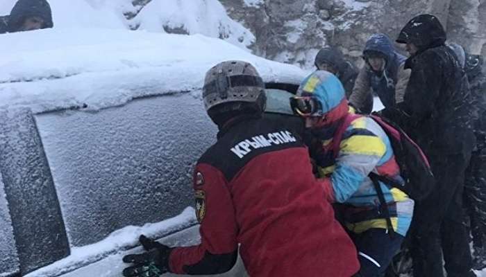 На Ай-Петри сошли лавины: Более 100 авто заблокировано