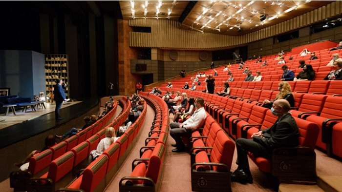 У Словаччині дозволили роботу театрів