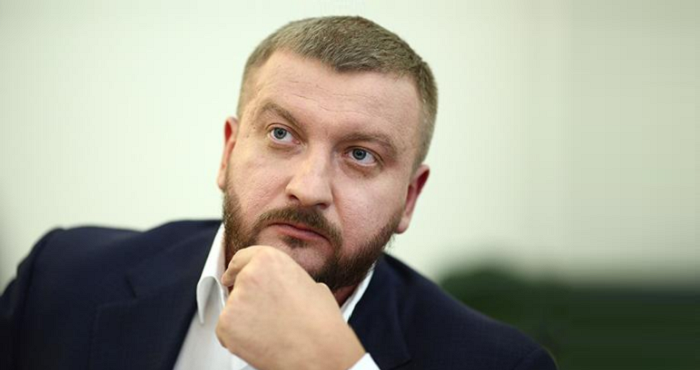 Министр юстиции Петренко «оторвался» на роскошном турецком курорте