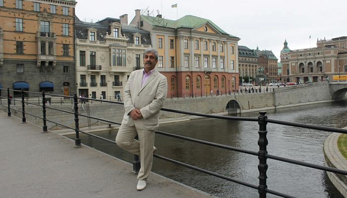 ЭТНИЧЕСКИЕ УКРАИНЦЫ ДОЛЖНЫ ПРИЗНАТЬ ВТОРОСОРТНОСТЬ СОБСТВЕННОЙ НАЦИИ