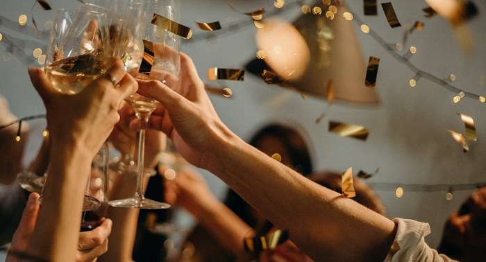 Головне питання вирішене – У новорічну ніч кафе в Україні працюватимуть до ранку