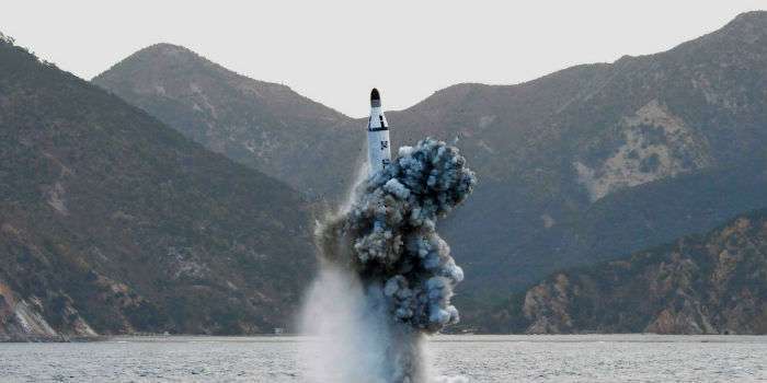 КНДР запустила ракету нового типа