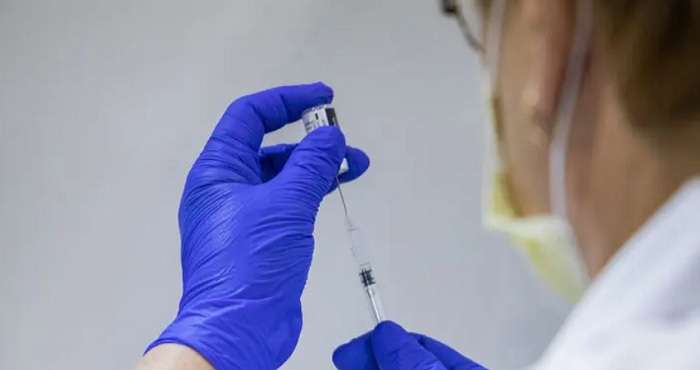 У Латвії платитимуть за побічки від вакцинації проти ковіду