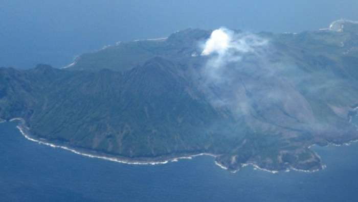 На японському острові Суваносе відбулось виверження вулкану