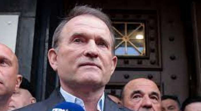 Віктор Медведчук уже носить електронний браслет